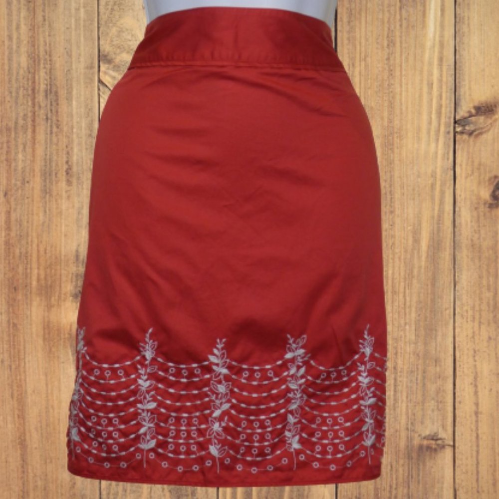 ANN TAYLOR Red Embroidered Skirt Size 10